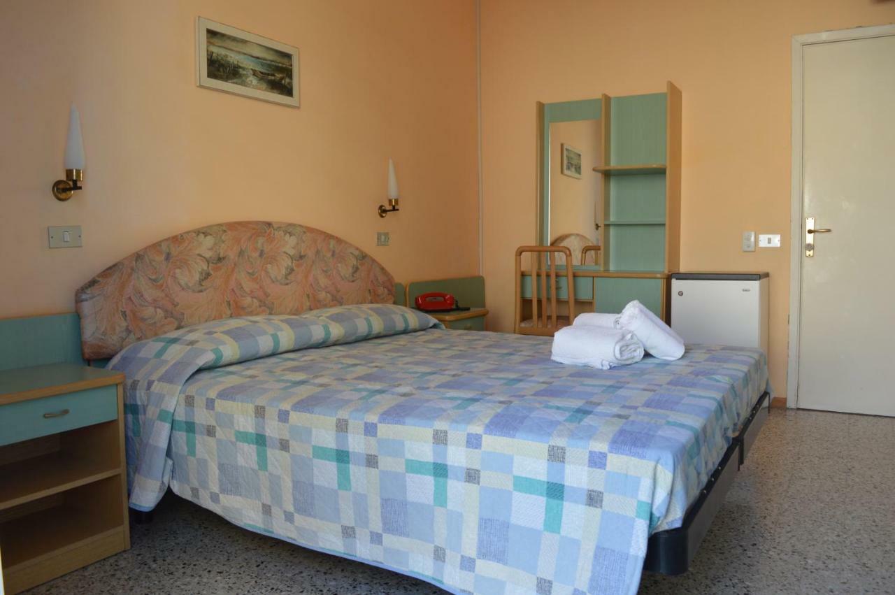 Hotel Lauretta Bellaria-Igea Marina Extérieur photo