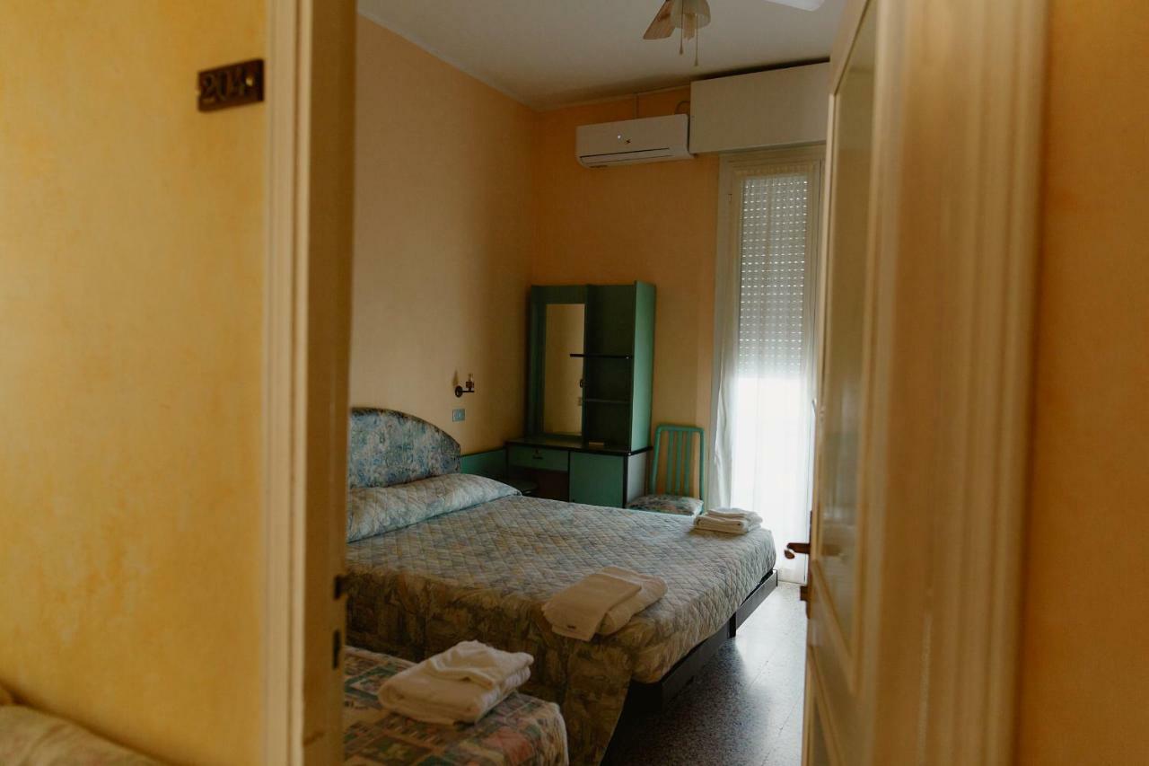 Hotel Lauretta Bellaria-Igea Marina Extérieur photo